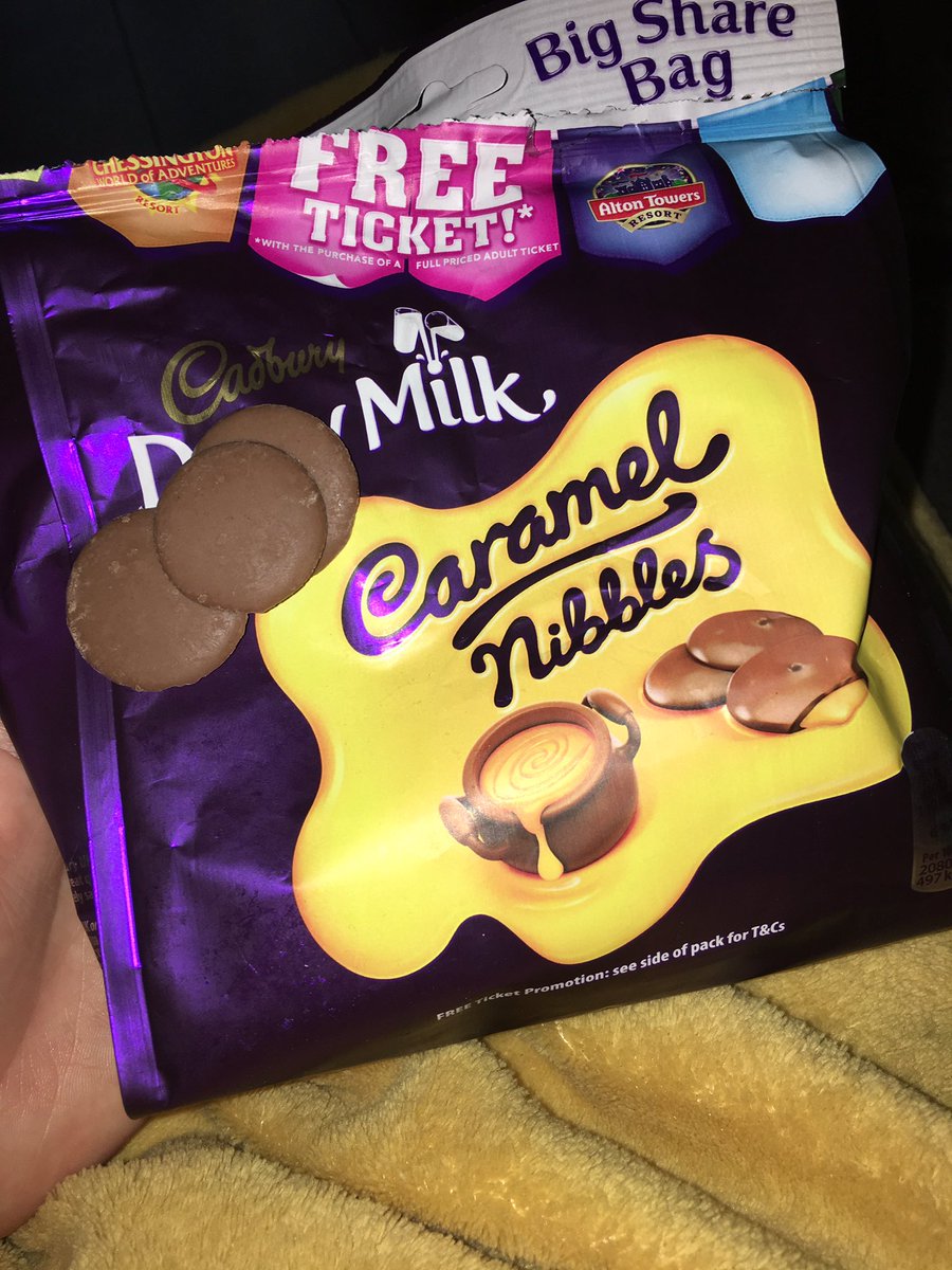 ParisExton's tweet photo. @CadburyUK such disappointment 😢 treated us to a bag of Nibbles only to find it half full of Giant Buttons!? How does this even happen! https://t.co/I7ydm34Eb5