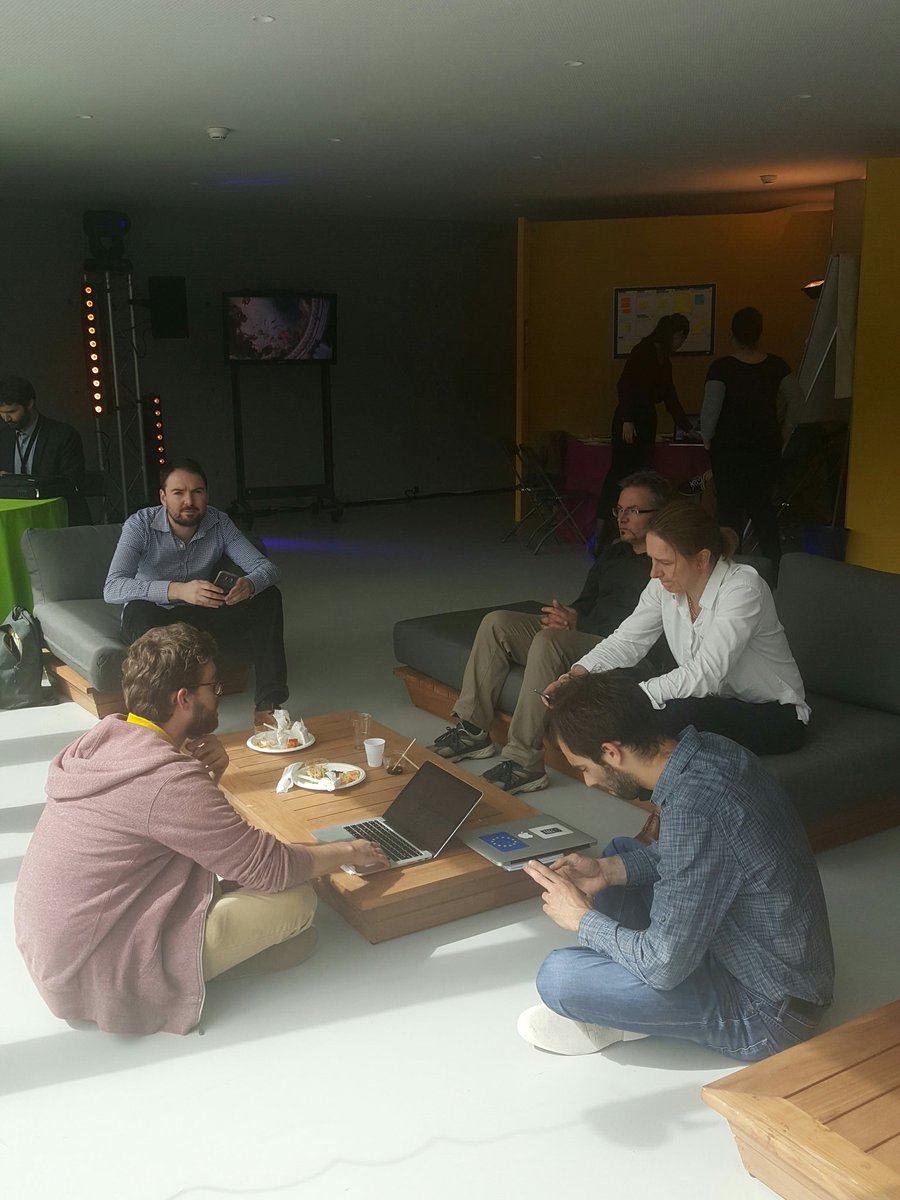 Louma_M's tweet photo. Encore qlqs minutes de répetition avant les pitchs du #hackathontourisme à la Seine Musicale ! #dernierelignedroite #stressfree #proximity https://t.co/a39ahKcRp7