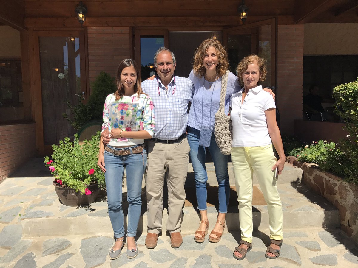 campingprades's tweet photo. Encantats amb la visita de @HelenaGMelero a Camping Prades! Moltes gràcies per la teva amabilitat i simpatia :) https://t.co/93Wm1OVdIC