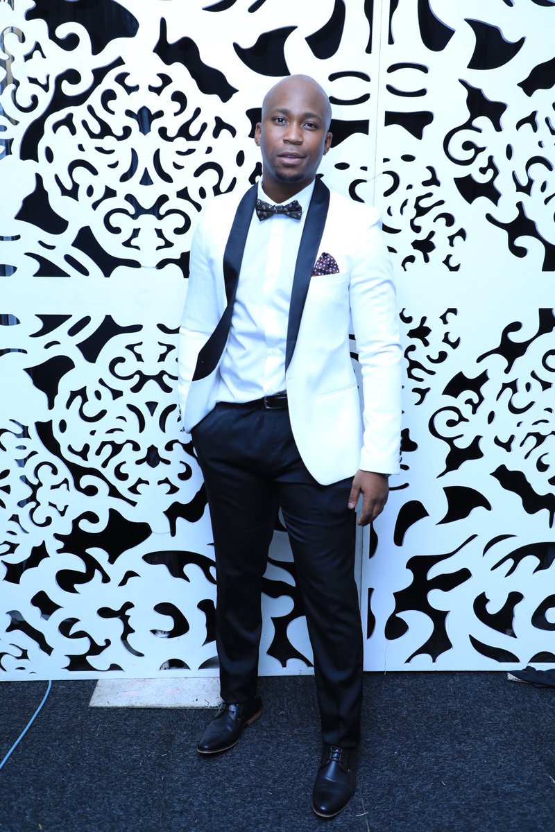 Miltiadis17's tweet photo. RT @piara_m: RT @NaakMusiQ: Arrive as a king, leave as a legend, be remembered as a gentleman #gentlemansessentials #mensfashion #Mkmlife @markham_1873 https://t.co/zsuDMQ4amy