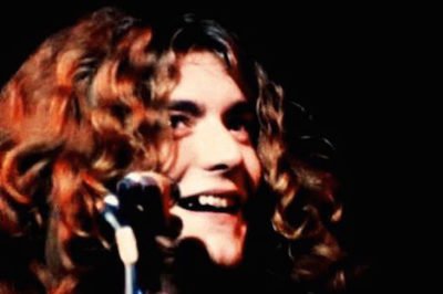 BookRiot's tweet photo. The surprising literary life of Led Zepplin’s Robert Plant: https://t.co/uYsF6qUpg1 https://t.co/WwvE7poioo