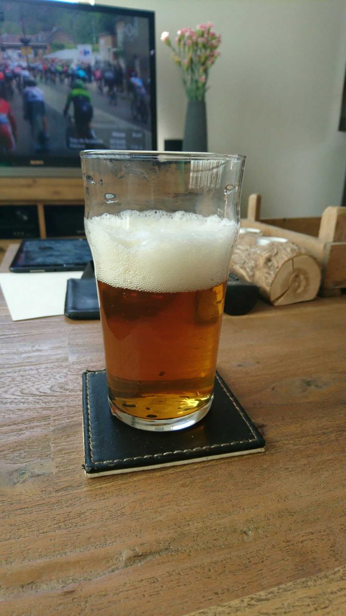 Tijdens de koers pakken we natuurlijk een N-Brew Pedaleur untappd.com/b/n-brew-pedal… #TDF2017 #TDF17