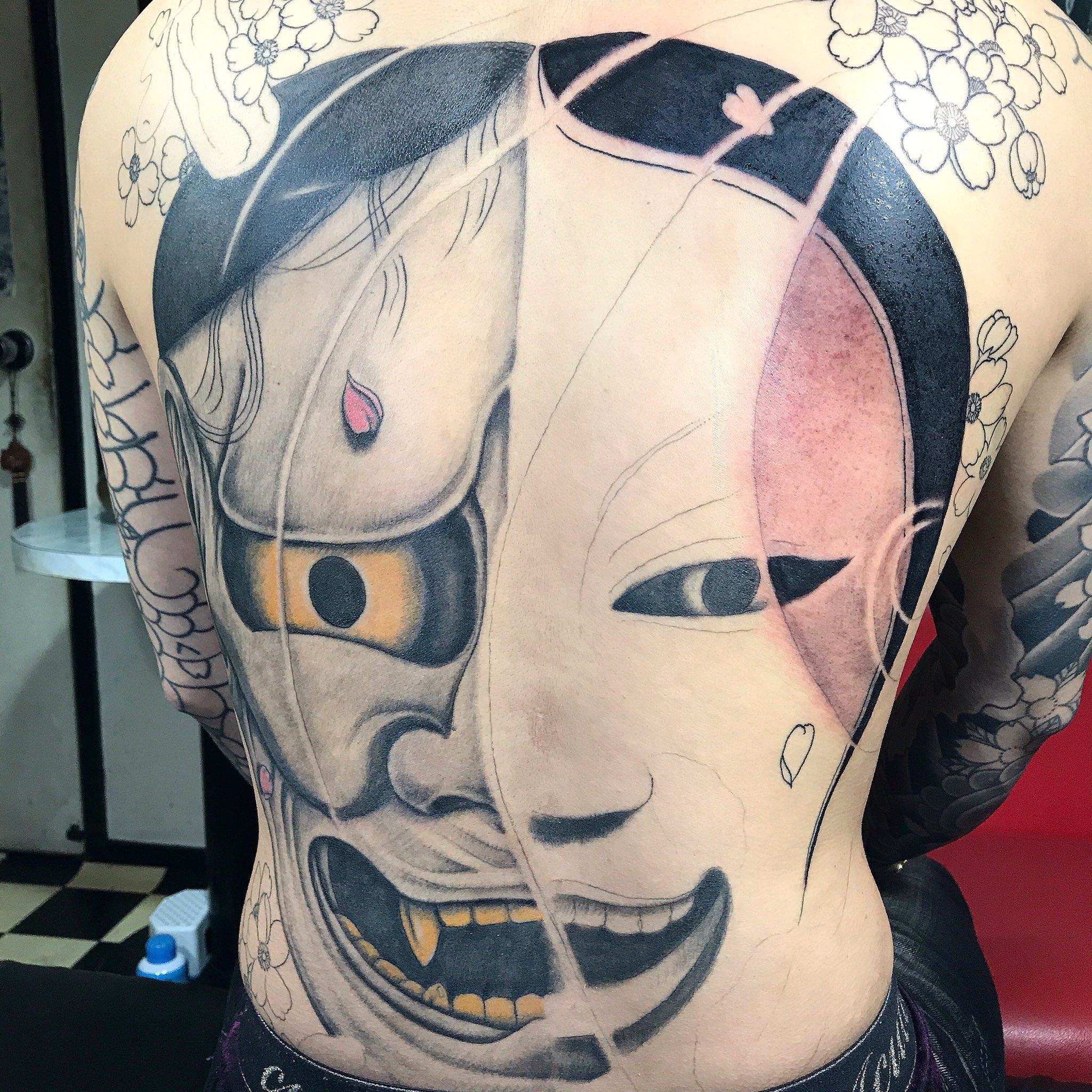 2face Tattoo Studio Twitter वर こちらも進めてますよ 刺青 和彫り 般若 小面 能面 タトゥー Tattoo Japanestattoo Ink 背中 千葉 木更津 聖針 2facetattoo 2face Tattoo Studio Twitter वर こちらも進めてますよ 刺青 和彫り 般若 小面 能面 タトゥー Tattoo Japanestattoo Ink 背中 千葉 木更津 聖針 2facetattoo