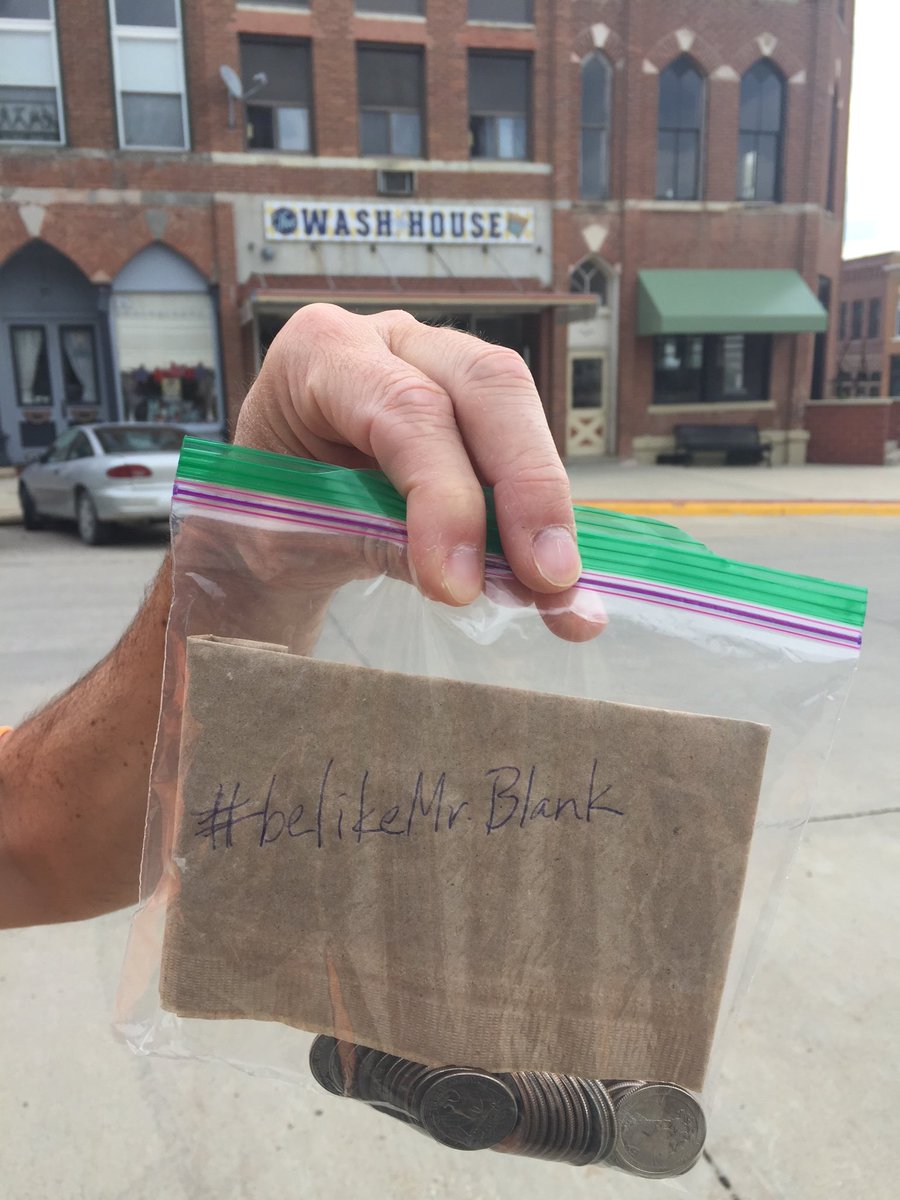 StarkDavid1462's tweet image. Pleased to spread kindness in honor of @blankchildrens Mr Blank Day. Left quarters for laundry. Challenge @jaybyers @LoveDSM #BeLikeMrBlank