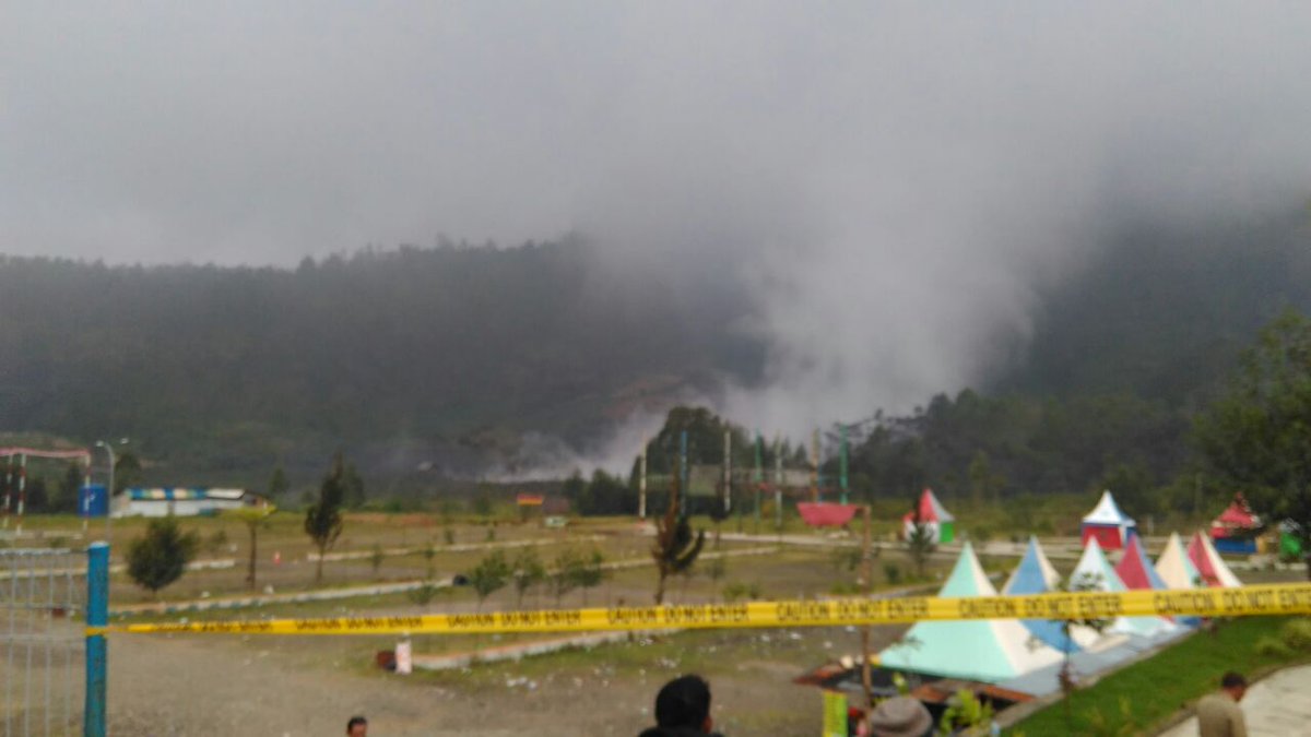 Radius 100m dari Kawah Sileri dipasang police line dan ditutup untuk wisata. 300 petugas dikerahkan untuk menangani pasca letusan.