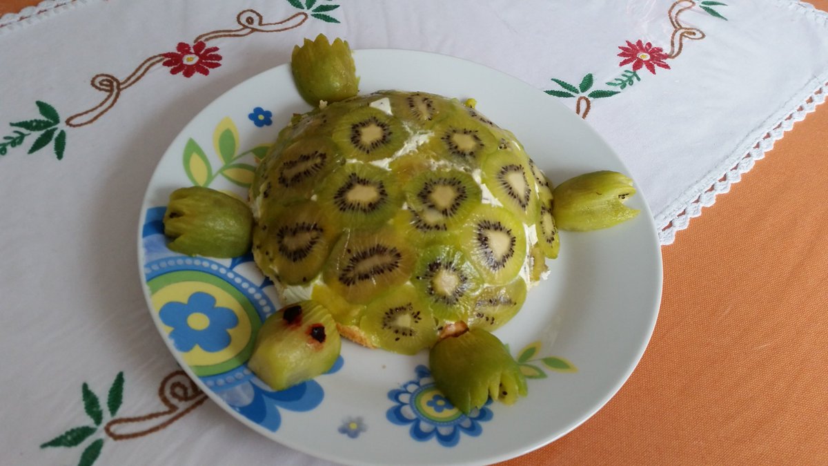 MiniBackmonster's tweet image. Teaturtles Geburtstagskuchen 🎂 für meine heute 3 Jahre alte schildi 🐢 hab dich lieb 😙 #turtlecake #schildkröte PS is ein kiwi-grünerTee cake