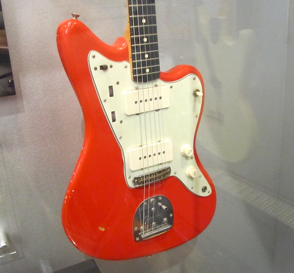 FenderOffsets's tweet photo. Back to the start.
1957 Jazzmaster Prototype, the first ever with a custom finish - Fiesta Red https://t.co/vOmVsc2WiC