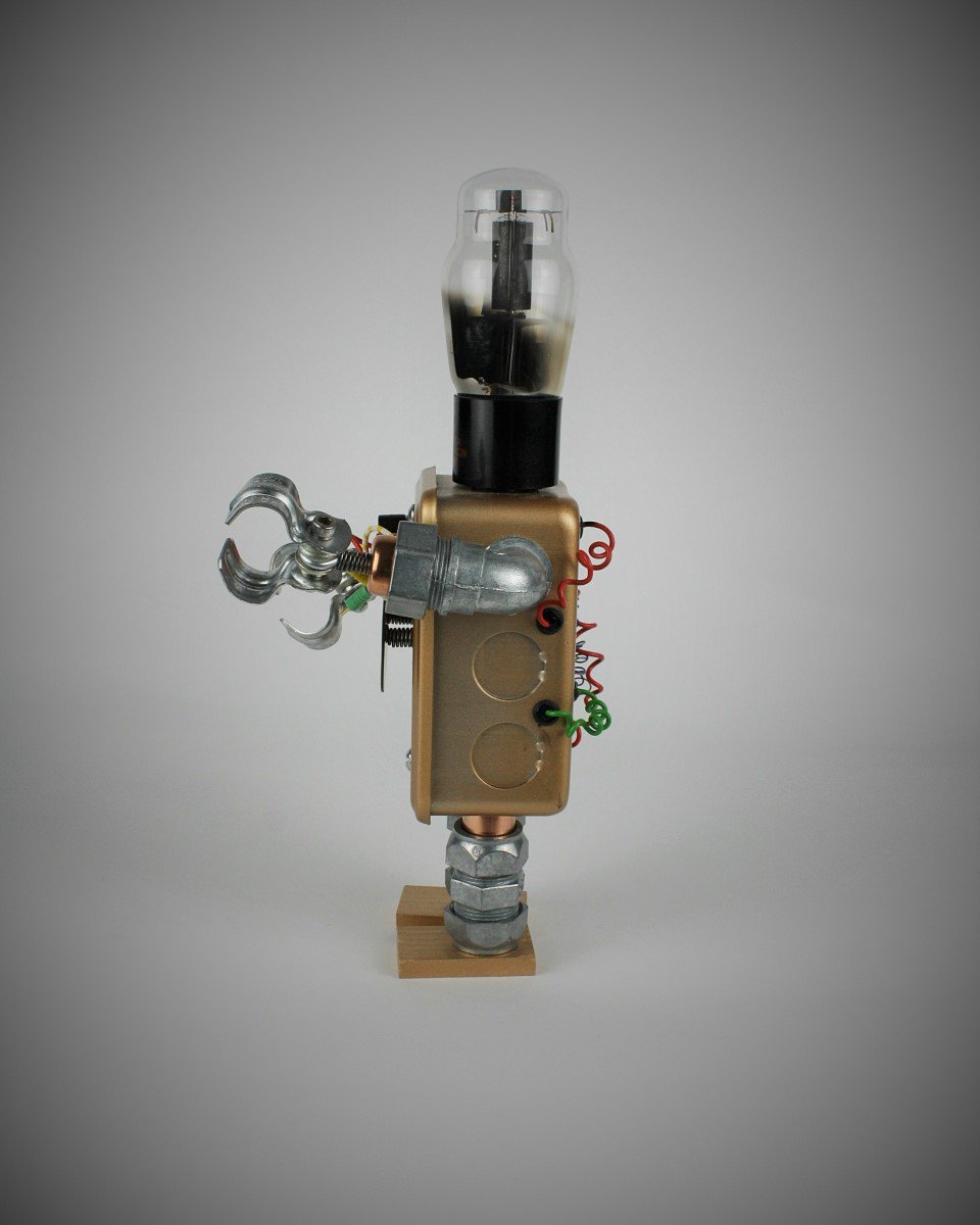 seekrbots's tweet photo. MinBot Series
Name : NineBot
#seekrbots #scrapart #metalart #steampunk #steampunkart #robot #scifi #robotsculpture #assemblage #fobot #bot https://t.co/YOLtjRA6a6