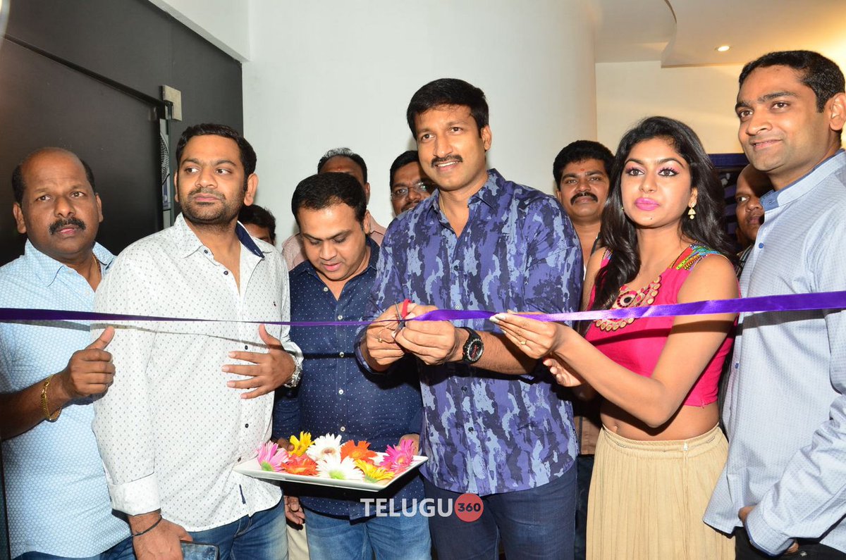 Telugu360's tweet photo. Gopichand Inaugurates #FilmyJunction
https://t.co/phNbjXeRtp https://t.co/M8cqSkqdqk