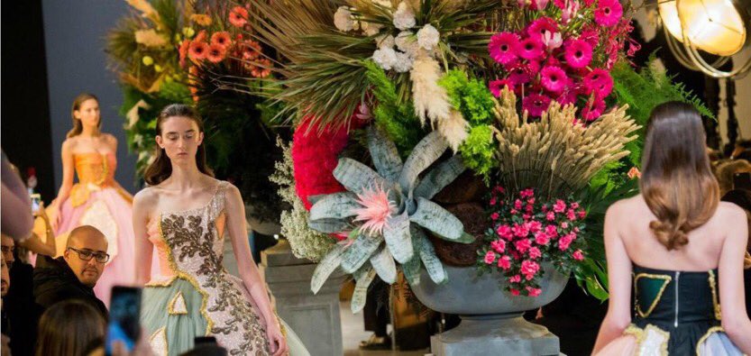 Bonjourtv's tweet photo. #FashionWeek le calendrier officiel de la haute couture automne-hiver 2017-2018 https://t.co/ubDm6lSxWC #tv #channel80 #miami #france https://t.co/OUPuaF3pI8