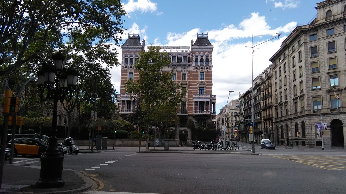 This city id just so pretty! Most the buildings are like a work of art.