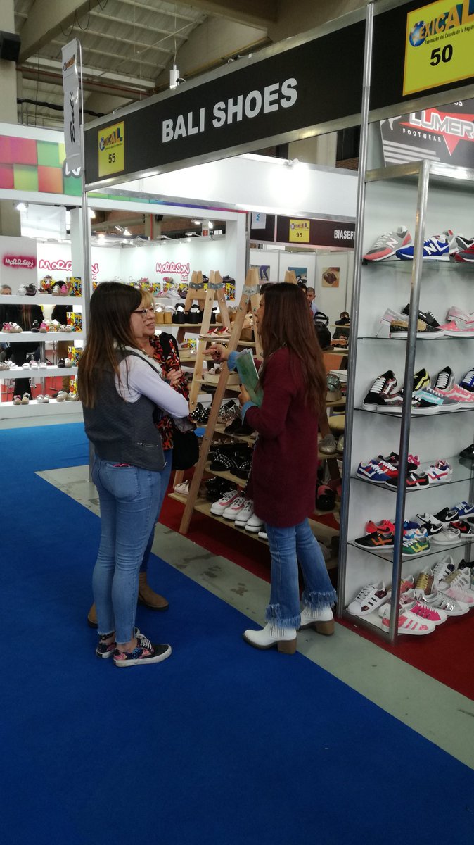 Exicalcba's tweet photo. Más de 220 fábricas, todo el calzado y marroquinería en un sólo lugar. 2,3,4 de Julio, Cba. Definí tu negocio en #Exical https://t.co/T2KLwKNOj0