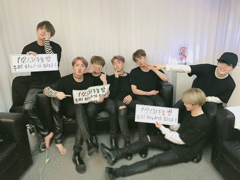 shyyymin's tweet photo. SANTIAGO, CHILE ❤️
3.11.17
3.12.17
#방탄소년단 #Foreverbeyourwings #THEWINGSTOUR #윙즈투어_끝은_창대한_비약인걸 #防弾少年団 #BTS #WingsTourinCHILE https://t.co/3OgvNNr3sM