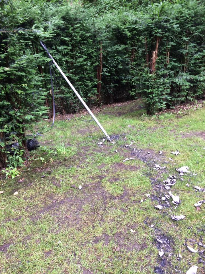 Na mooie voorstelling 1juli #LeidsSpektakel troffen we 2juli onze (kostbare) overkapping verbrand aan Vandalen? #help Wie heeft dit gedaan?