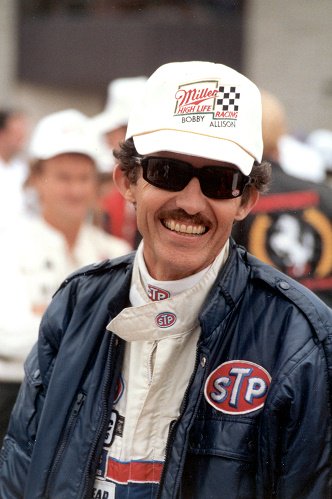 Happy Birthday to the King, legend Richard Petty! Happy 80th King!!! 