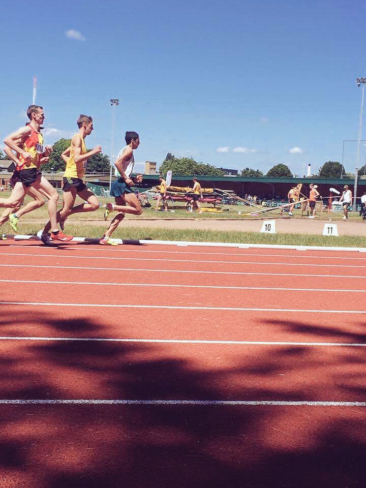 zacklahlal's tweet photo. Representing Hampshire for the first time at the inter-counties as a senior doing 5000m in 15:35PB then 1500m in 4:06PB https://t.co/UYcYUrxhkU