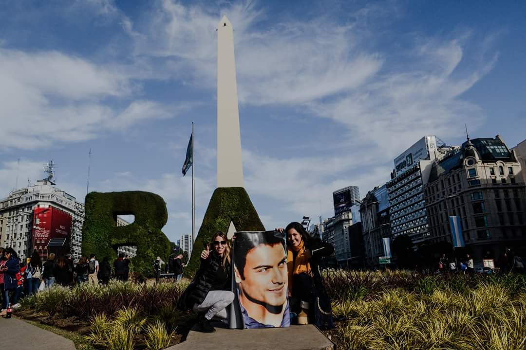 InspiracionArg's tweet photo. La ciudad de Bs.As todo nos recuerda a ti,nos regresa aquel momento q pasaste por aquí y  te esperamos en #LunaPark11Agosto.  @_CarlosRivera https://t.co/gdr6DqI65W