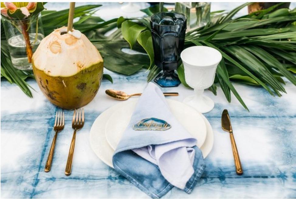 BDWandE's tweet photo. Loving this bohemian tropical tablescape! | Photo: @annadelores | Flowers: @mandygracedesigns | Napkins: @adorncom… https://t.co/EZtZyoEXsT https://t.co/3W7mtEfvpK
