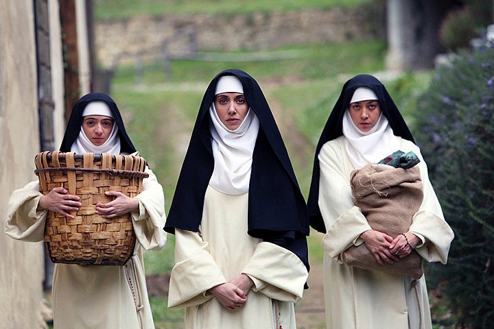 Bawdy Nun Comedy ‘The Little Hours’ Soars at Specialty Box Office dlvr.it/PRhymj
