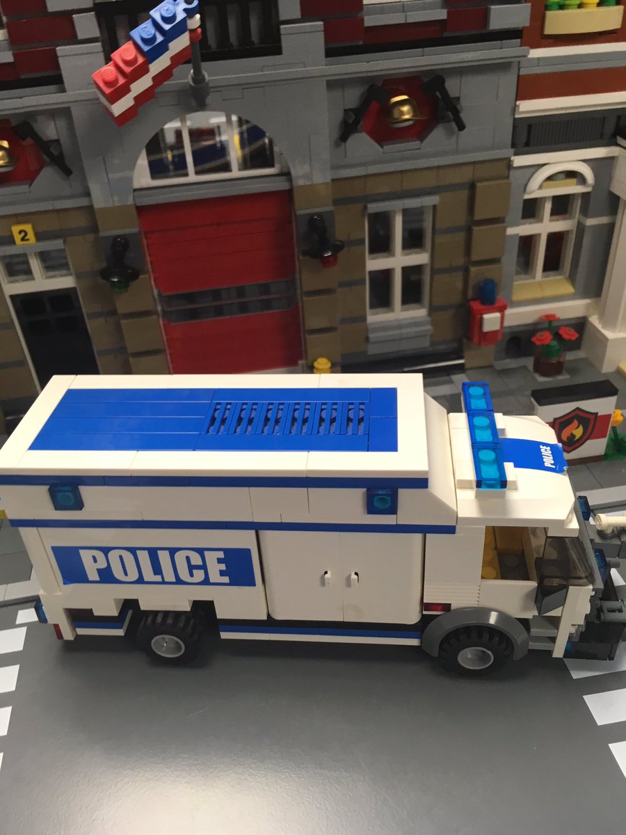 lego_fire's tweet photo. Police Rescue 21, 2001 Sutphen Custom Body. Seats 2 with command center located in the middle. https://t.co/HCkcbqJ3Z2