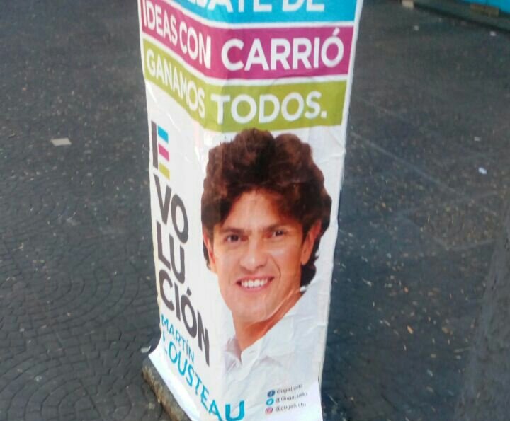 PNLArg's tweet photo. Hola @GugaLusto estás ensuciando la ciudad y la campaña aún no arrancó.
Cumplí la ley y dejá de enchastrar mi vereda sucio https://t.co/6Q3H90mSU1
