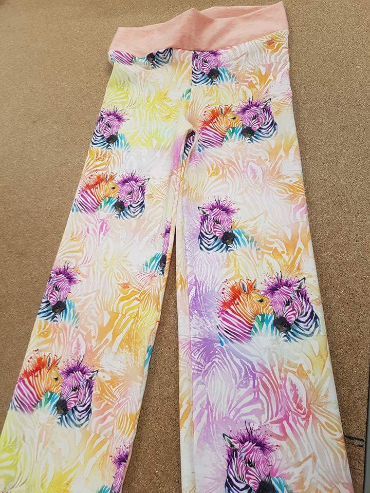 HarveyJacobsUK's tweet photo. Kids yoga pants made with in stock Colourful Zebras with a Rose Marl solid wasteband. https://t.co/eryJe1yBRd