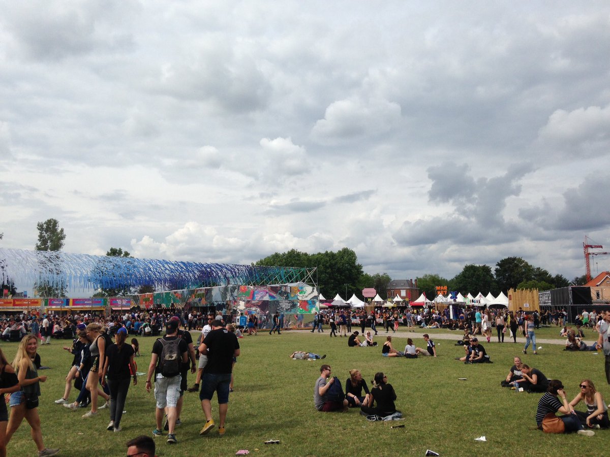 HenriColens's tweet photo. Music #festivals are a great place to #educate people about #recycling &amp; #biobased #plastic. Example: @BraskemBio iPhone cover! #BringOnBio https://t.co/2T0wvBGE6h