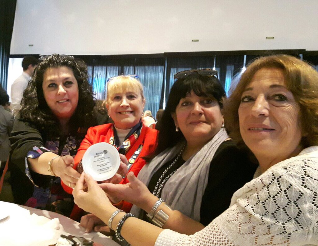 susanaesposito2's tweet photo. Reconocimientos a RC La VeletadeCaballito periodo 2016-2017 #rotary4895 @caro barone @marinabussio1 @Flor_jf14 @estudiovescio https://t.co/mE2jwisEW7