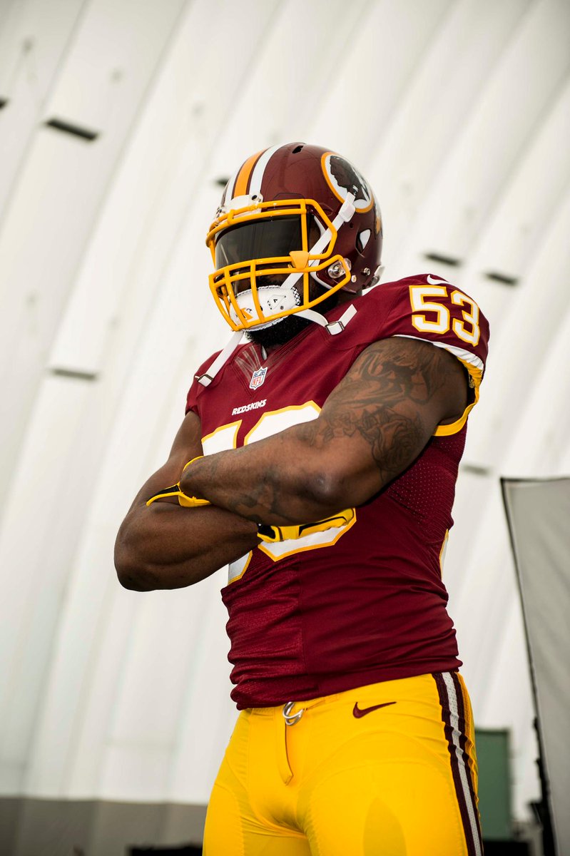 .@ZachBrown_55 looking battle ready in his 2017 #Redskins photo shoot.  📷: redsk.in/2slBsZj https://t.co/nTvq3Eqg4Q