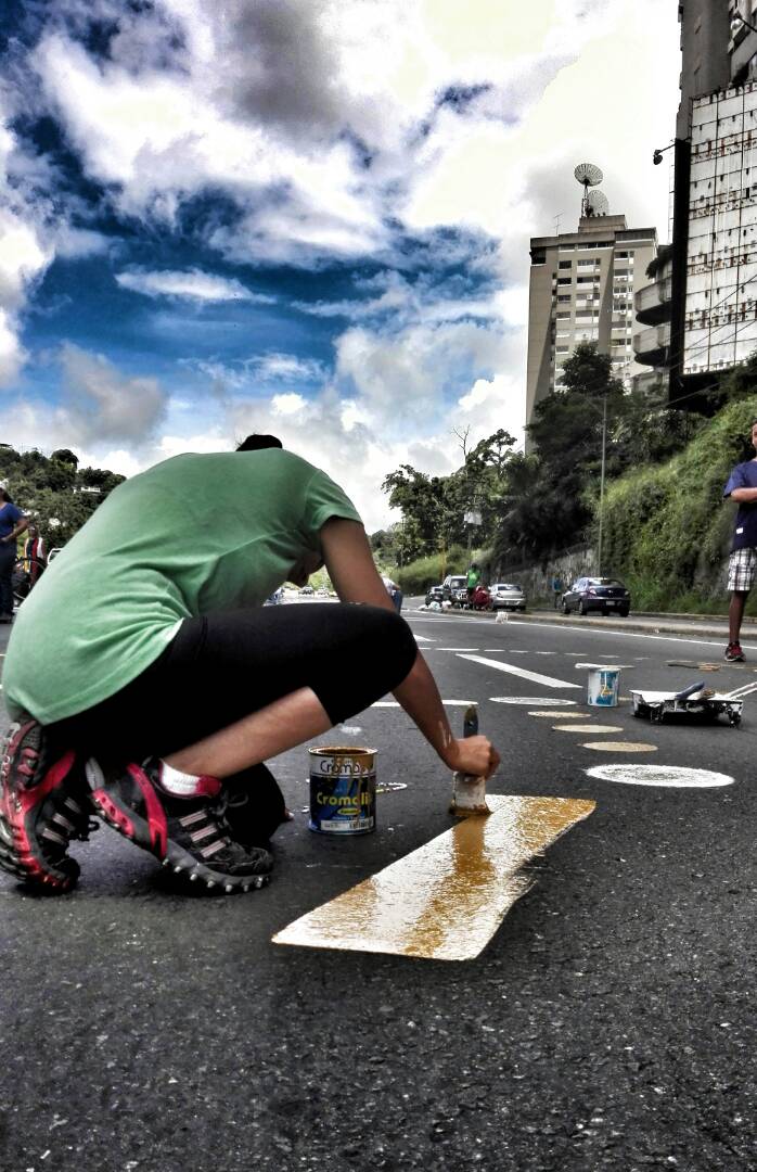 AllysonPeppe's tweet photo. #25Junio #Caracas #Venezuela #DistribuidorSantaFe #HonorALosCaidos Honor a los Caídos @santafebaruta @SantaFeNorteSur
Via: @DanielRak14 https://t.co/YasusCrKZI