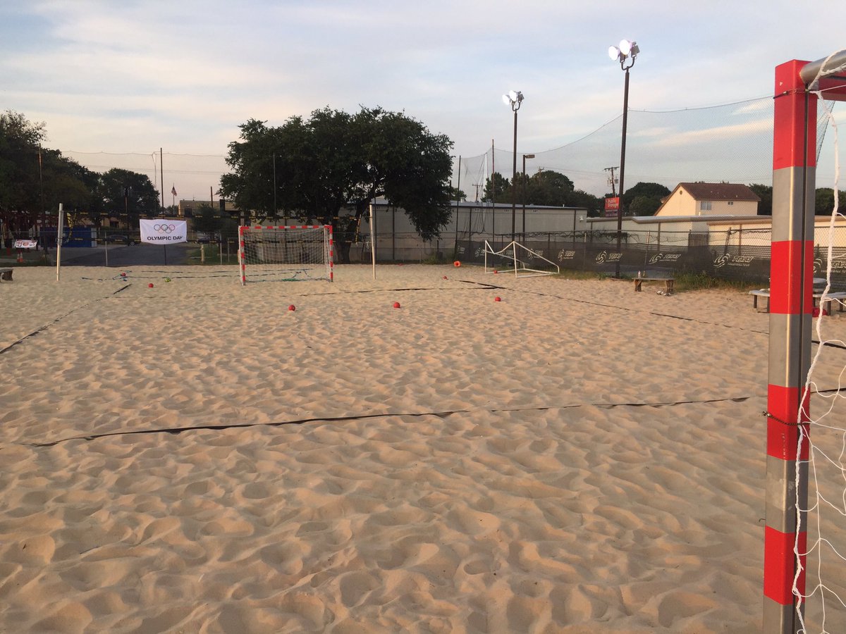 ThisIsHandball's tweet photo. #olympicday is a celebration of the Olympic Movement! We celebrated by playing #BeachHandball @SASideliners @LA2024 https://t.co/D5h9XWBz1g