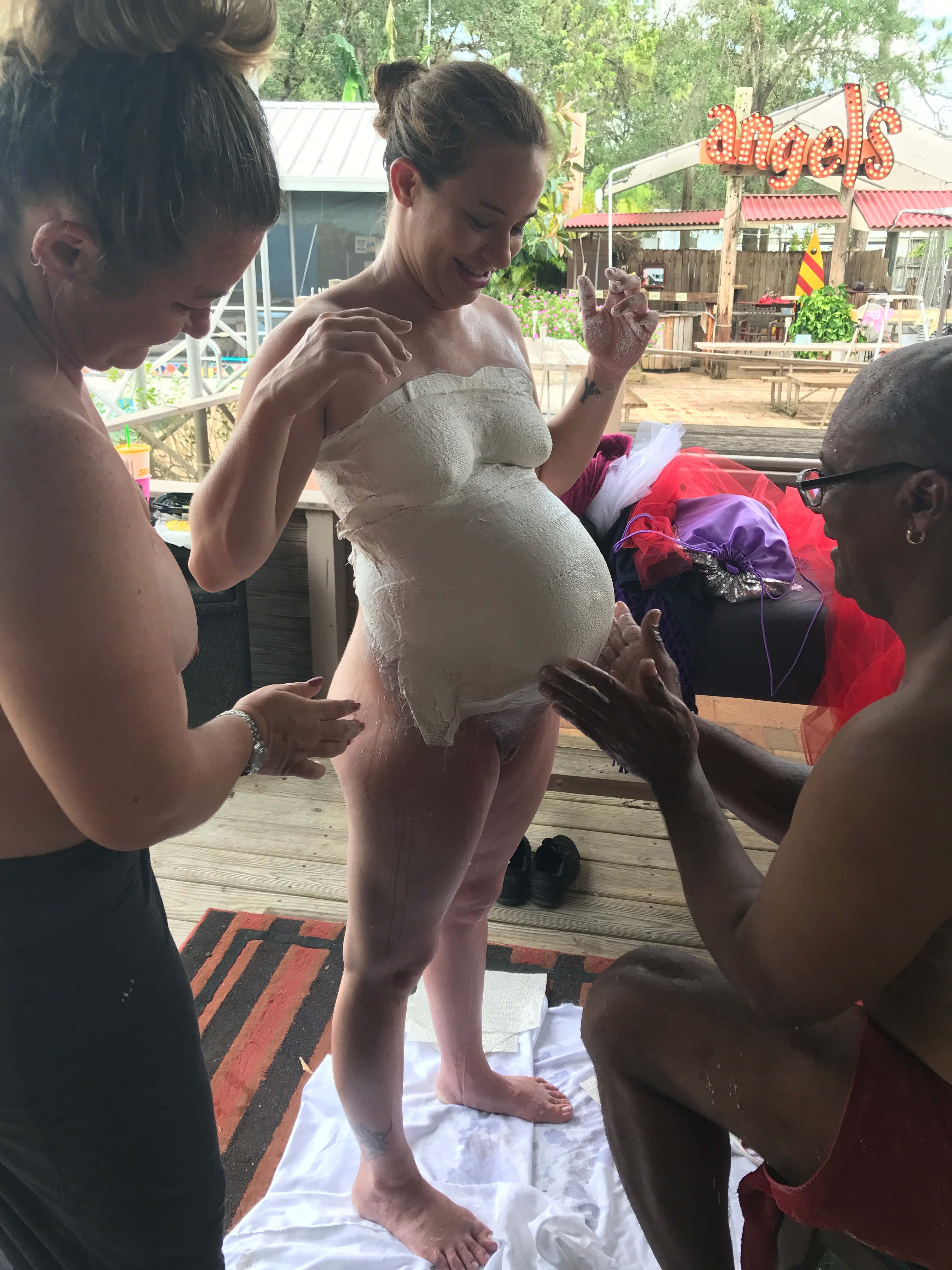 pregnant nudist 