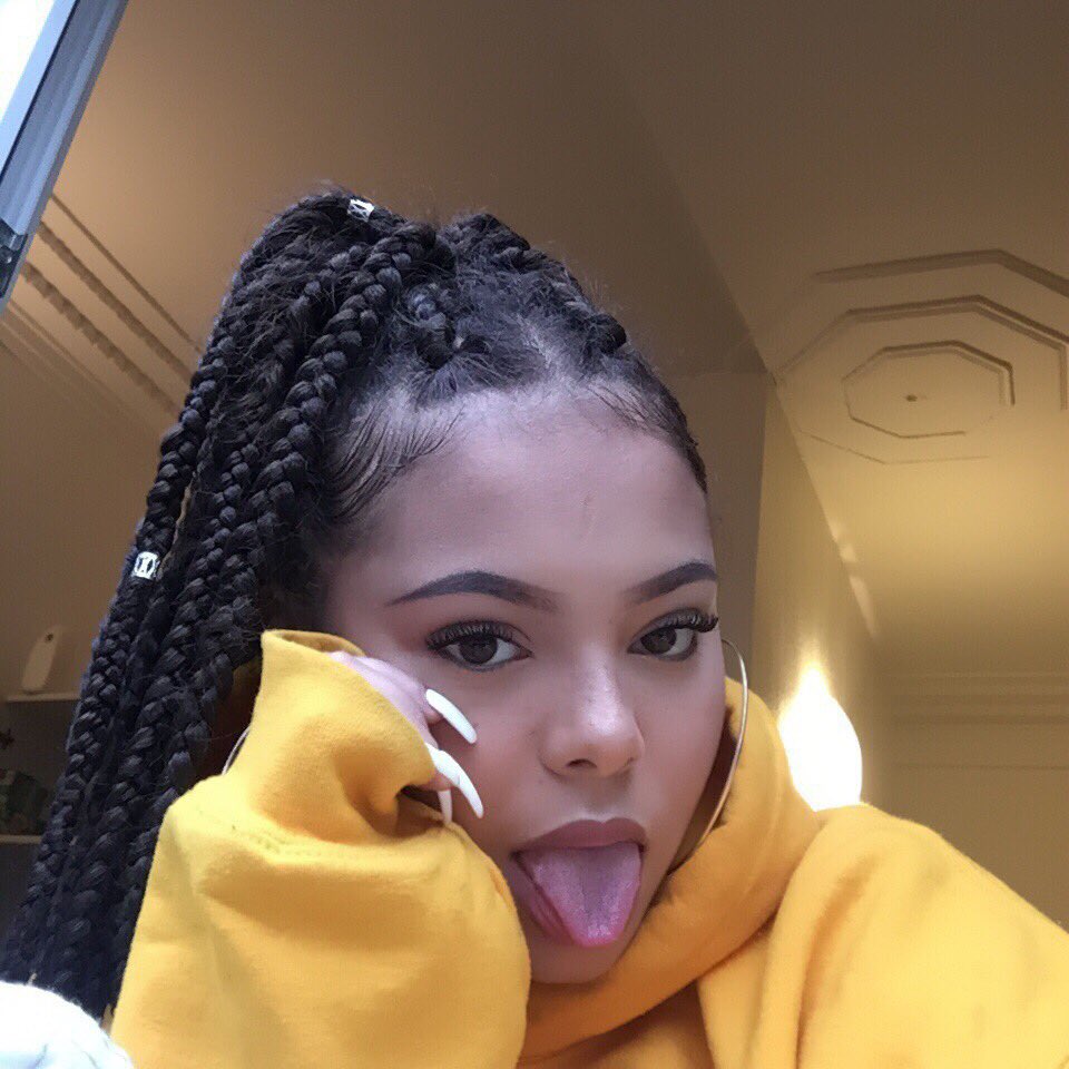 surfboardmami's tweet photo. yellow https://t.co/yMnK5kwkJa