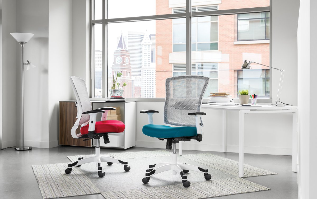 officestarprod's tweet photo. Red, white, & blue. Always a classic. @SPACESeating #SolutionsForEveryAtmosphere https://t.co/WgEwl3s4qh