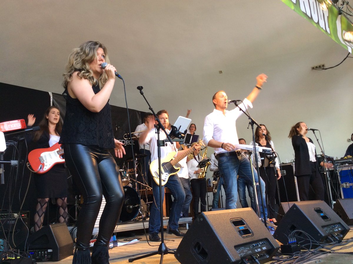 Houtpop 2/7 een groot succes! Topbands, heerlijke sfeer, mooie opbrengst voor kindervakanties. Powered by <a href="/Rotary/">Rotary International</a> Alkmaar de Waag <a href="/CPdeHout/">CultuurparkdeHout</a>