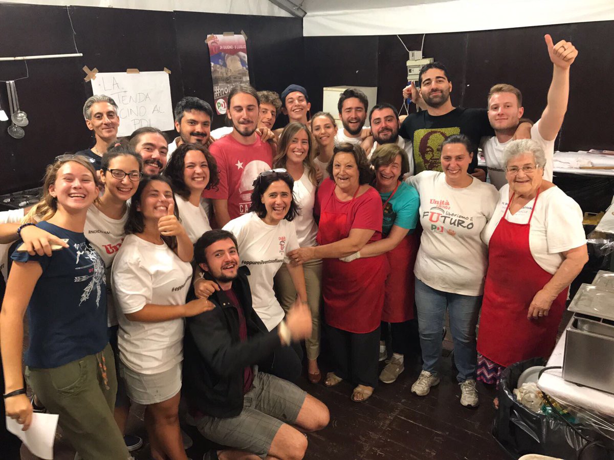 meb's tweet photo. Con @albmatano, @andcasu e #insieme a tutti i volontari della Festa de l'#Unità del @pdostiaantica per parlare dell'#Italia che vogliamo https://t.co/DE0xQIFAB0