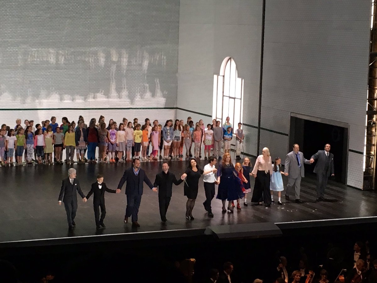 antraza's tweet photo. 2nights of #Warlikovski @bay_staatsoper #BSOFRoSH mesmerizing tonight: #Koch #Pankratova #Merbeth under baton of genius #KPetrenko https://t.co/VjMaT0oFn6