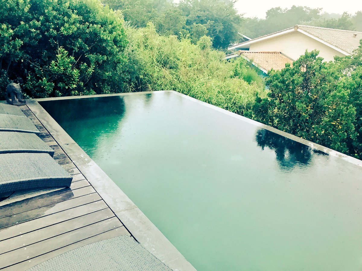 Tanyou_shka's tweet image. Après de multiples péripéties, on peut enfin le dire : on est en vacanceeeees ! 🎉😍