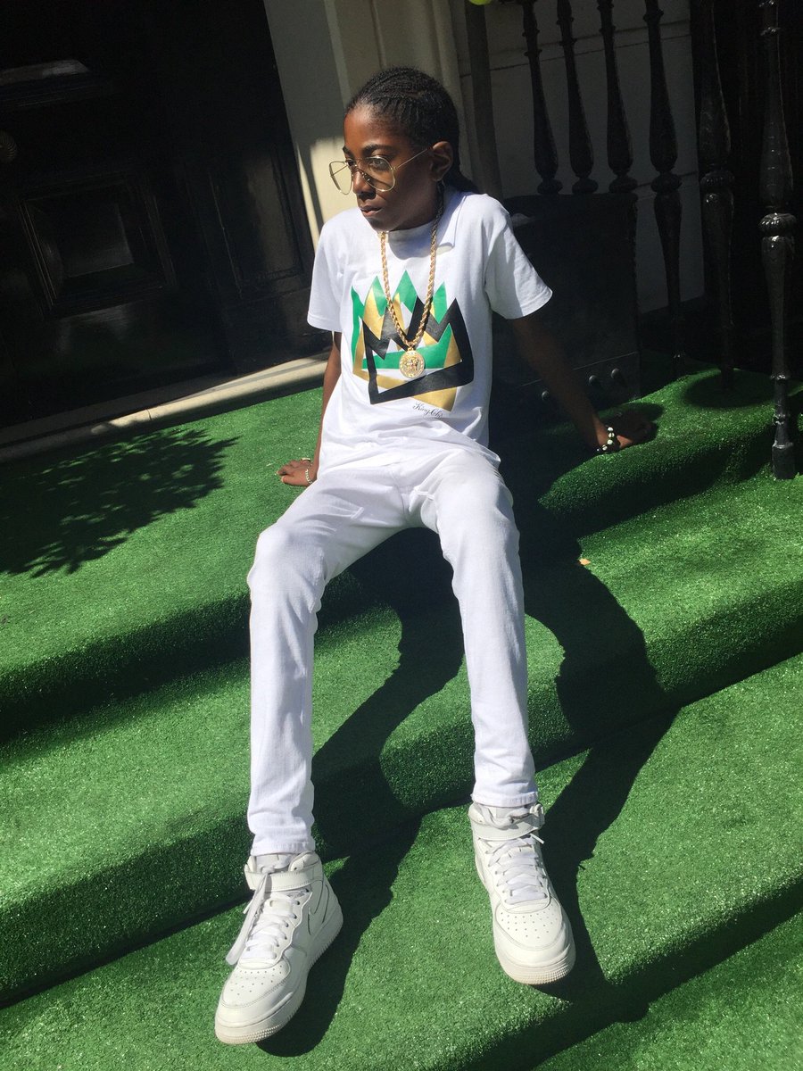 King_Che9's tweet photo. King Che... The brand #kingche #thebrand #teenmodel https://t.co/5TJ9ThlBVl