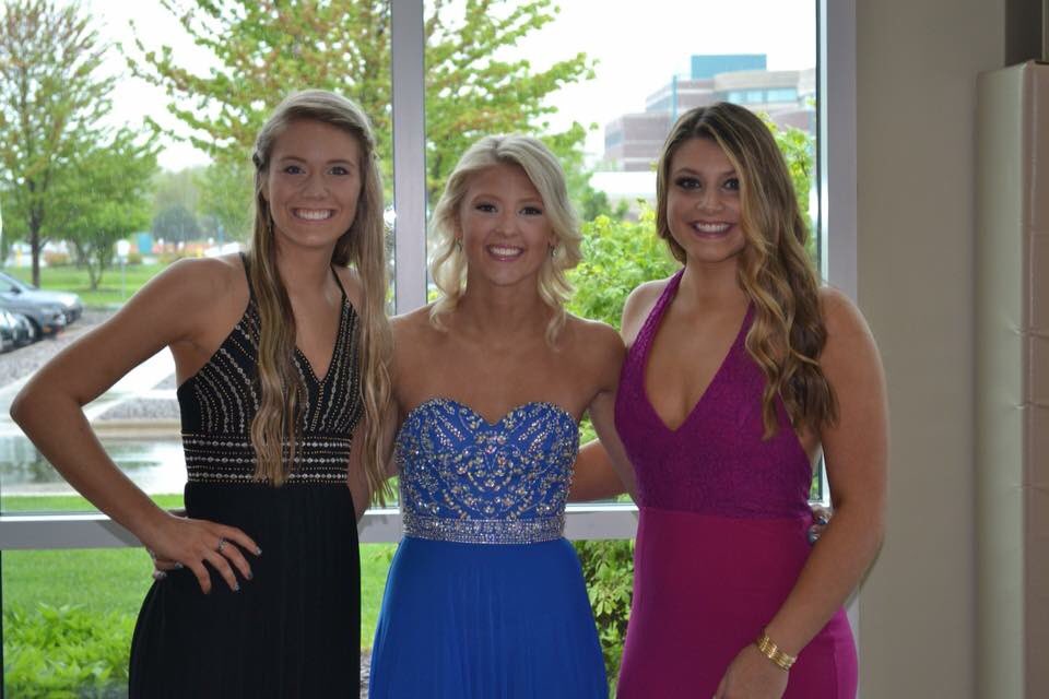 hannah_goetz's tweet photo. Happy birthday hail❤️❤️ hope you have a great 18th and don't work too much today🎉🎉 love ya😘 https://t.co/Wjxmm8FB2z