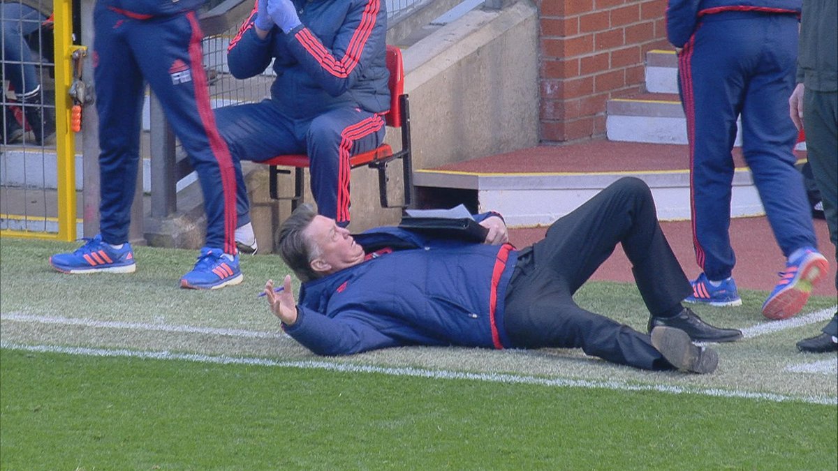 Betwithtips's tweet image. Let's get the ball rolling. Not only tips but a bit of fun. 
When the floor is philosophy: