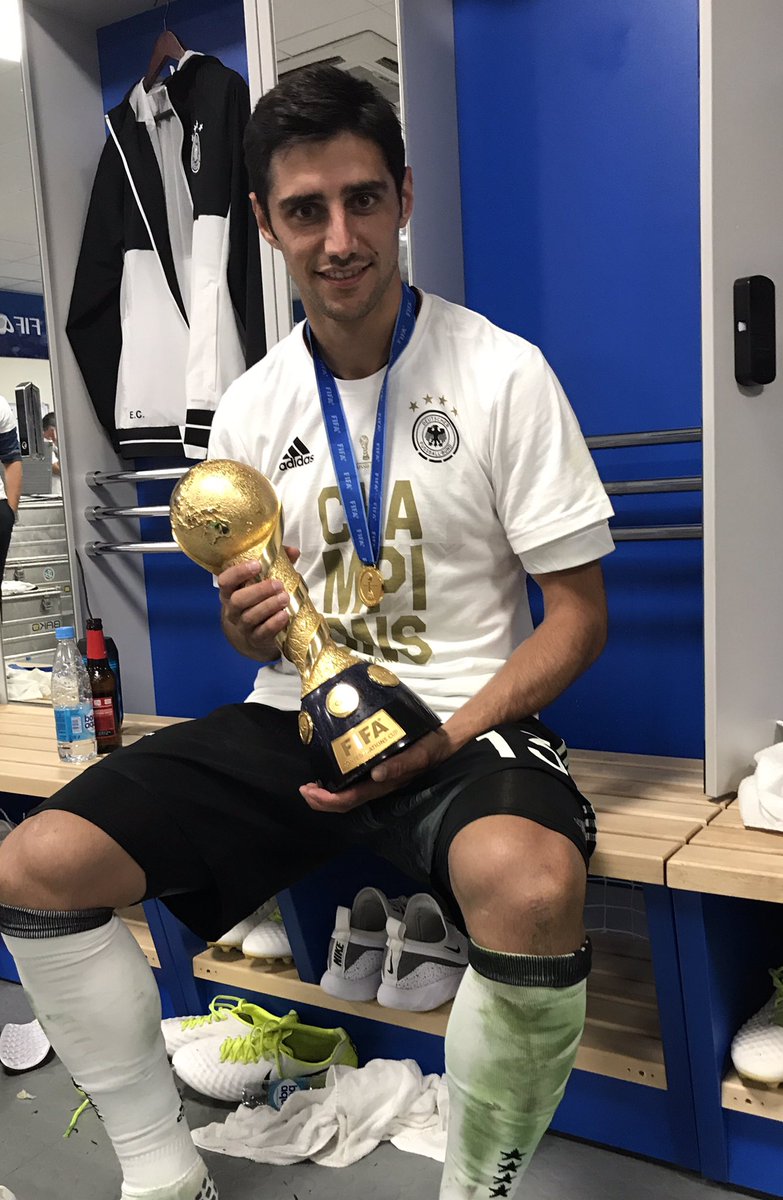 🏆
