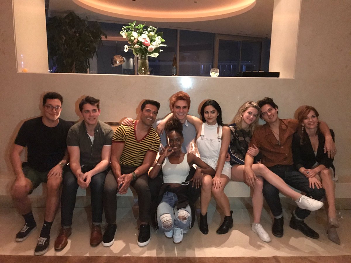 iamamurray's tweet image. All the fantastic people met and killer fun we had yesterday😌 @CW_Riverdale &amp;amp; @TheCW #FTW ❤️❤️ GOD it's good to be BACK!!!