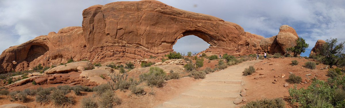 miguelazos's tweet photo. #ArchesNP #NorthWindow #SouthWindow https://t.co/op4zlHzapR