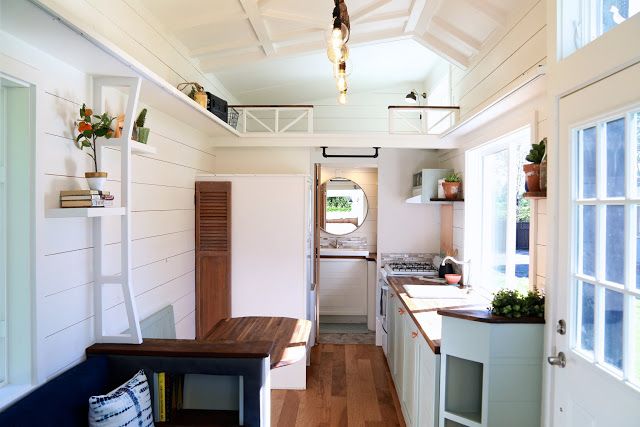 realtinyhouse's tweet photo. The "Pacific Pioneer" Tiny Home built by Handcrafted Movement in Washington https://t.co/Hmu4TrWv45