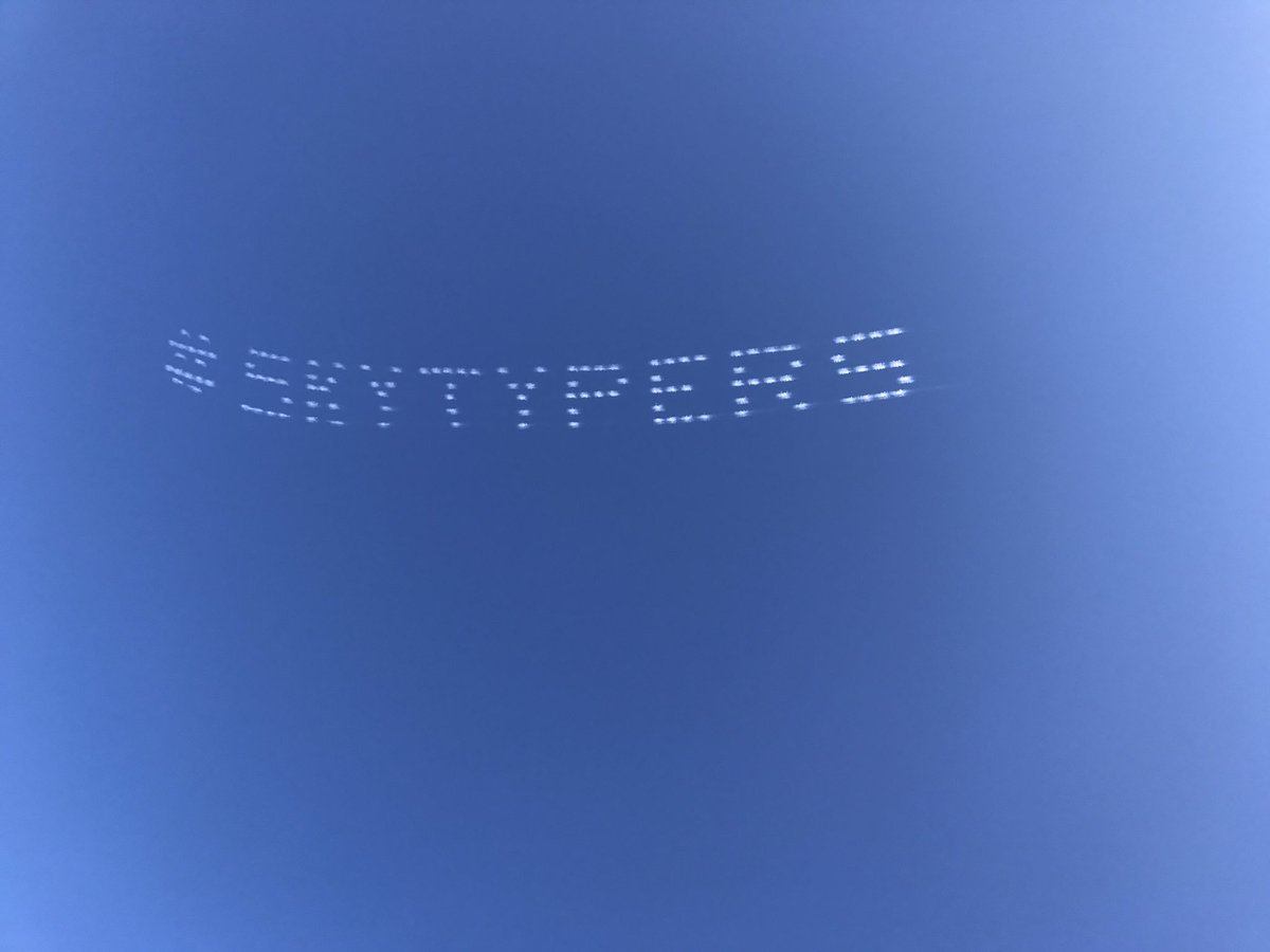 Whitype's tweet photo. Beach livin' #skytypers. https://t.co/TeWr6UsQuO
