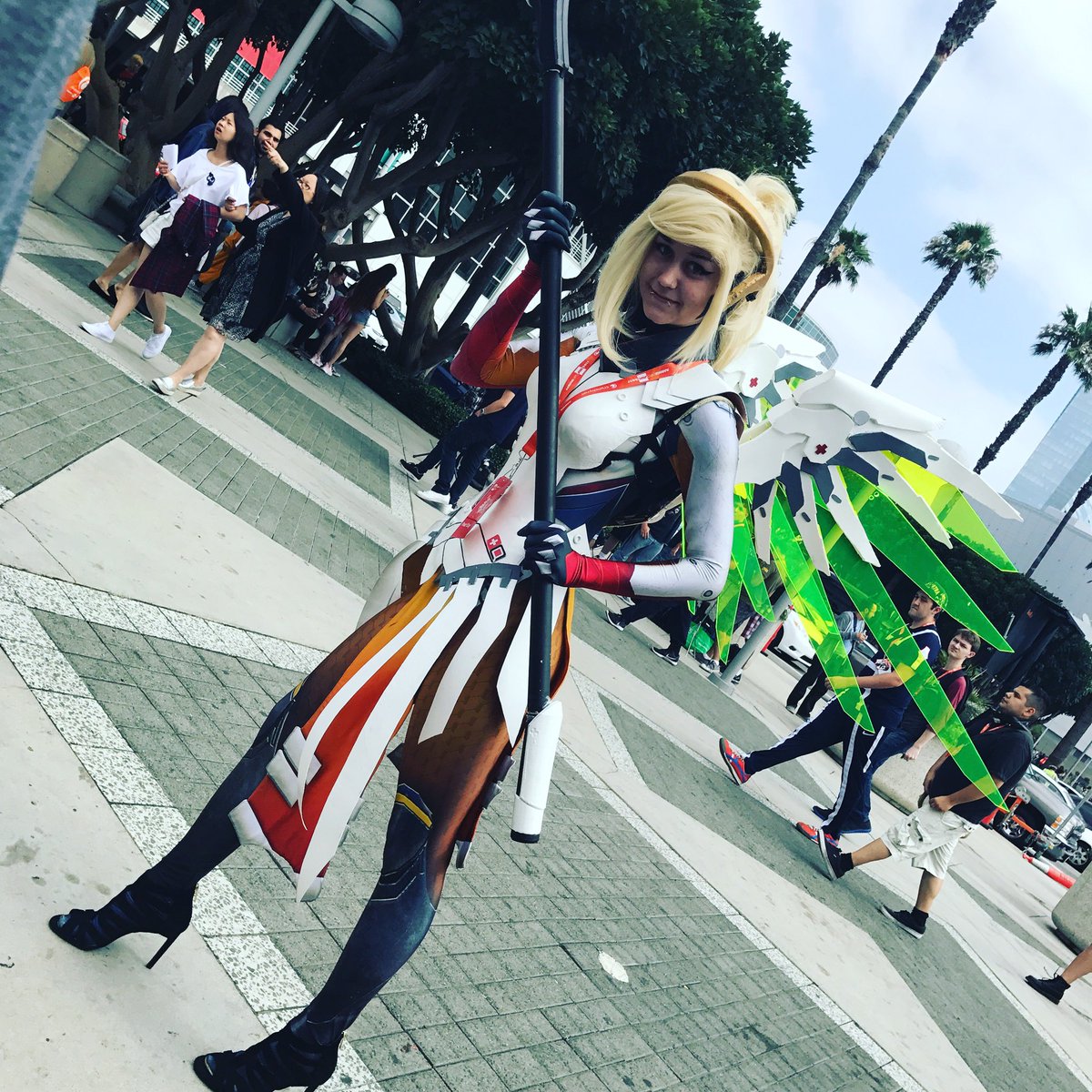 drunkenfandom's tweet photo. Anyone need a heal at #animeexpo2017? #mercy #overwatch #cosplay #ax2017 https://t.co/DxS36RAIU2