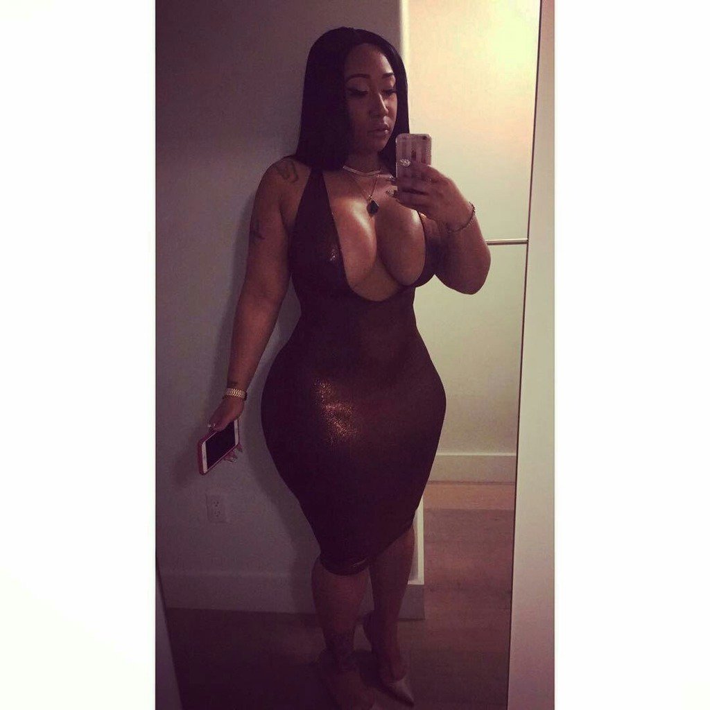 Big Titts And Round Ass 50