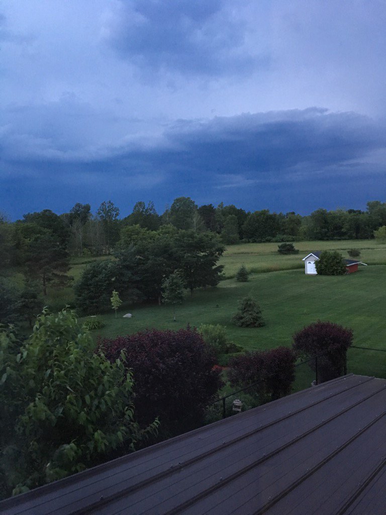 WicketsWebWorld's tweet image. Wicked dark here and thunder sounds.....here we go again!!! #anotherstorm #enoughalready