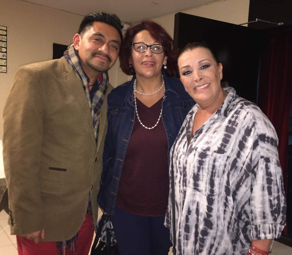 <a href="/SylviaPasquel/">Sylvia Pasquel</a>  excelente monólogo "No seré feliz pero tengo marido" <a href="/Teatro11deJul/">Teatro 11 de Julio</a>